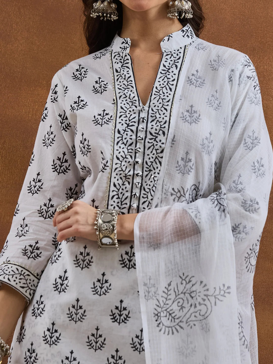 INDICASA White Kurta Sets With Kota Doria Dupatta