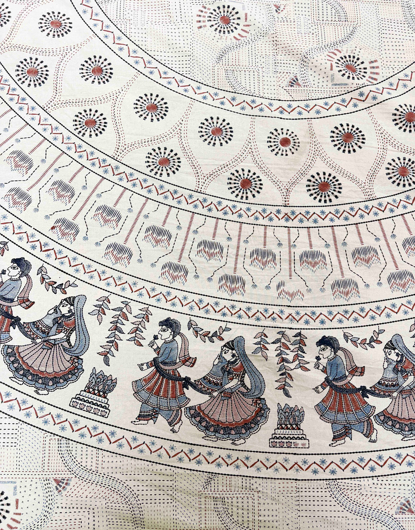 INDICASA Heritage Motifs Hand Block Printed Super King Bedsheet with 2 pillow covers