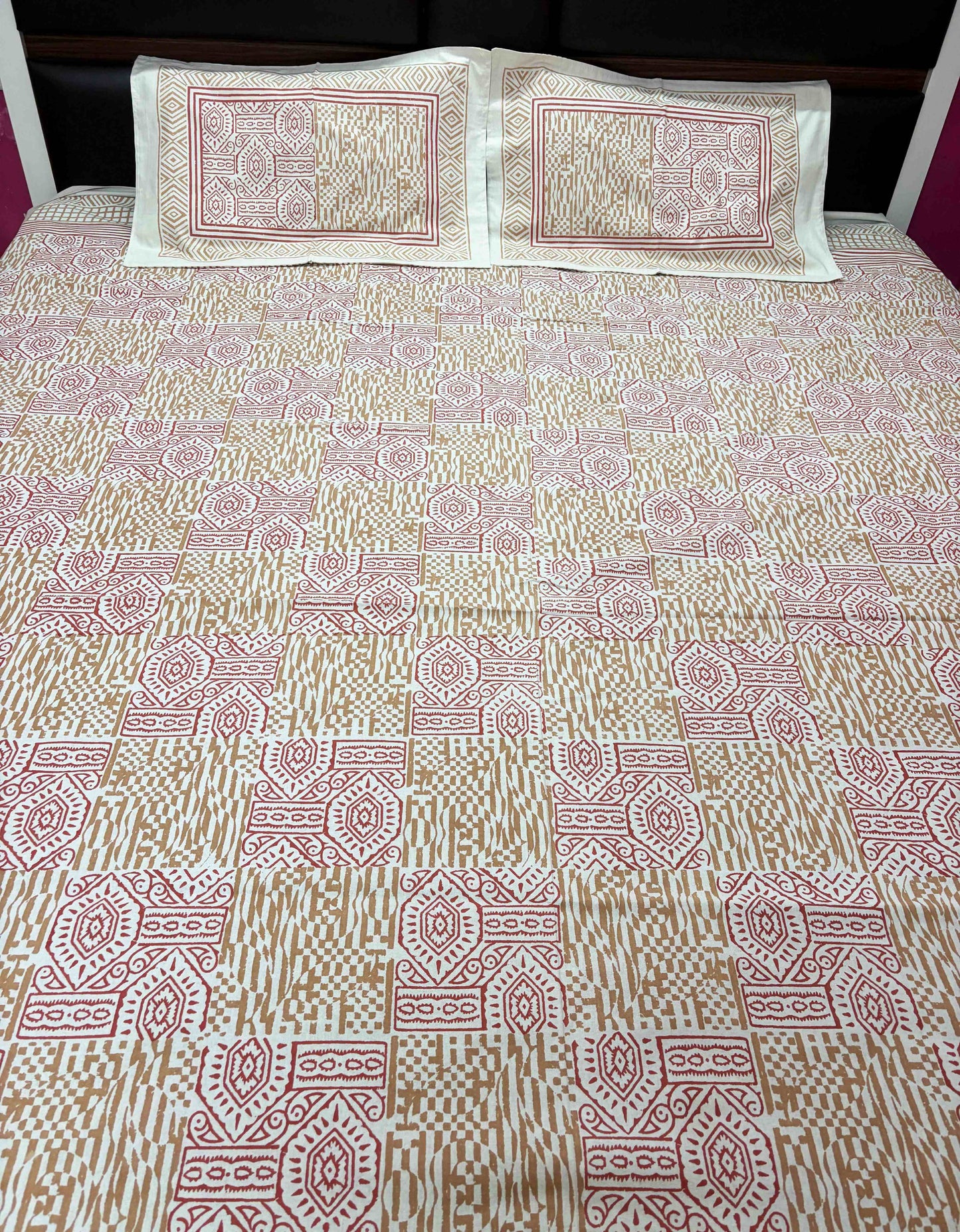 INDICASA Ethnic Mandala Patterned Hand Block Printed Super King Bedsheet with 2 pillow covers