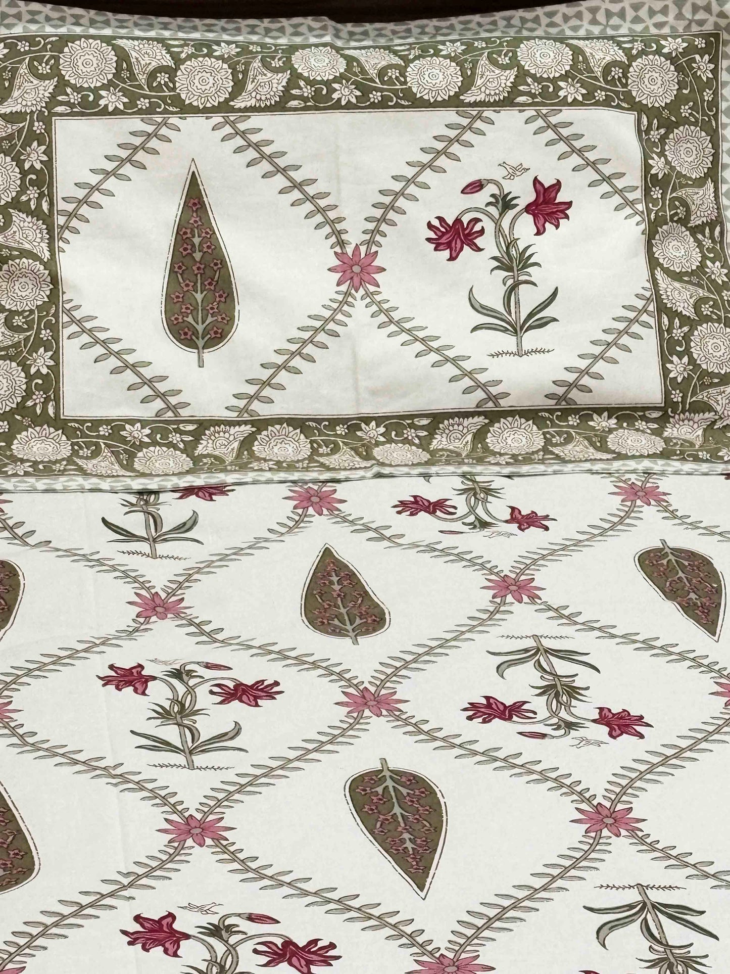 INDICASA Wild Whispered Flowers and Buti Motifs Hand Block Printed Super King Bedsheet with 2 pillow covers