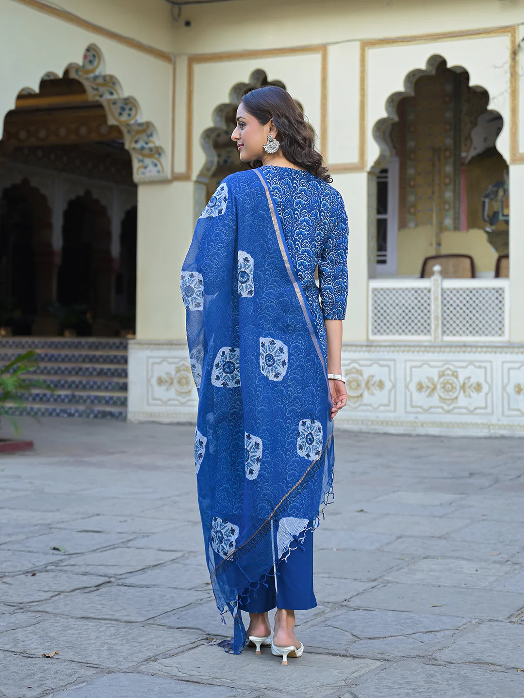 INDICASA Blue Floral Printed Straight Kurta Pant Set
