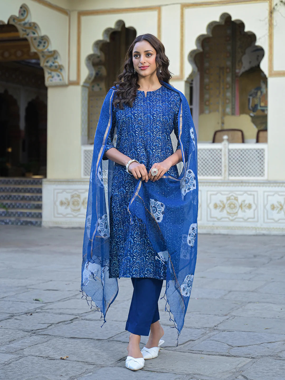 INDICASA Blue Floral Printed Straight Kurta Pant Set